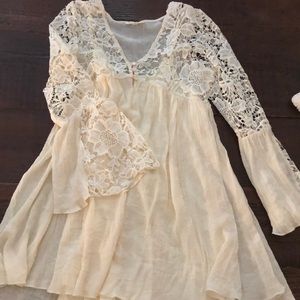 Beautiful lace and chiffon dress kneelength